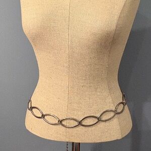Chrome Oval Link Belt, Adjustable 33.5” with 15” Extension Chain. Strong Clip.